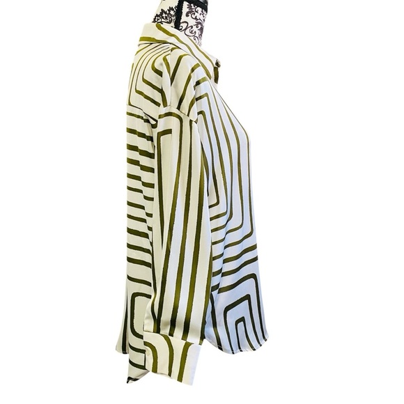 Blu Pepper Women Graphic Button Down Blouse Shirt Top NWT Sz-Small - Picture 3 of 6